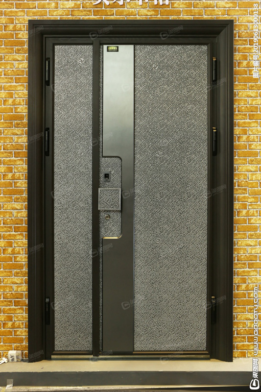 铸铝门